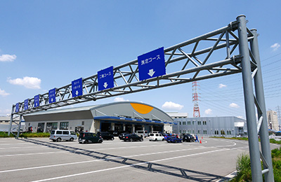 実際に検査場のラインで検査を行う